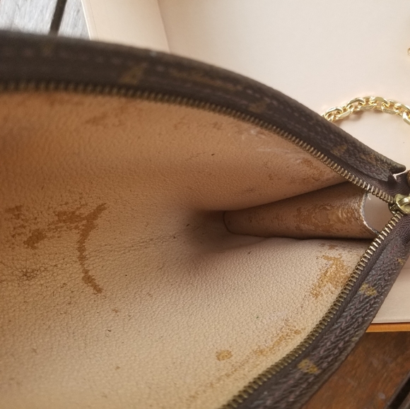 LOUIS VUITTON Classic pouchette Monogram - Picture 11 of 16